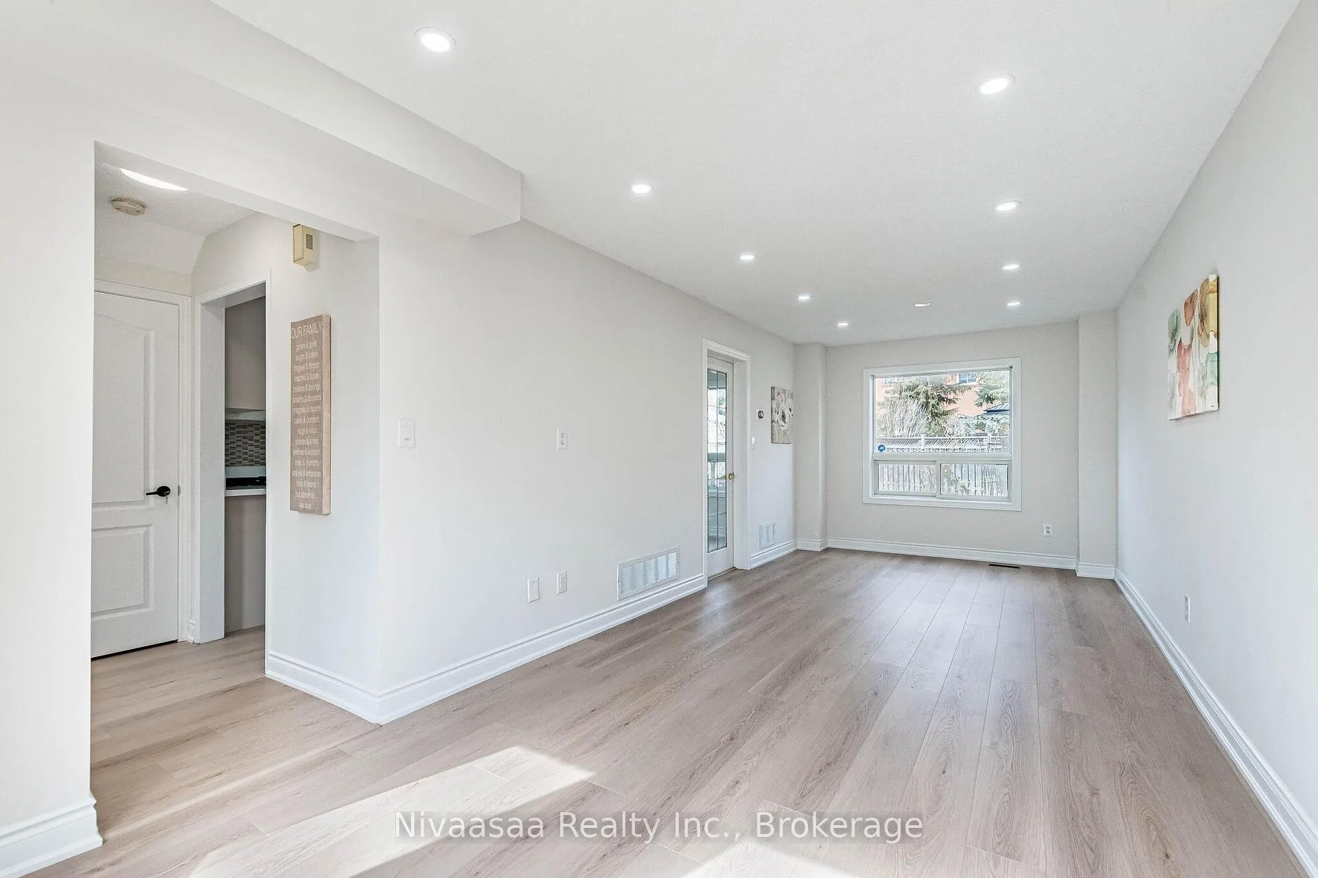 Photo 9 of 33 Pantages Court, Brampton, Northgate — HOMEH