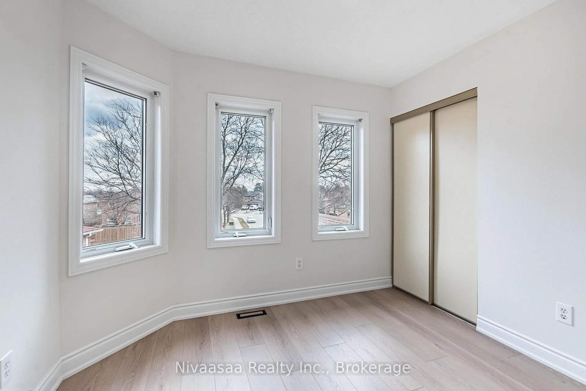 Photo 24 of 33 Pantages Court, Brampton, Northgate — HOMEH