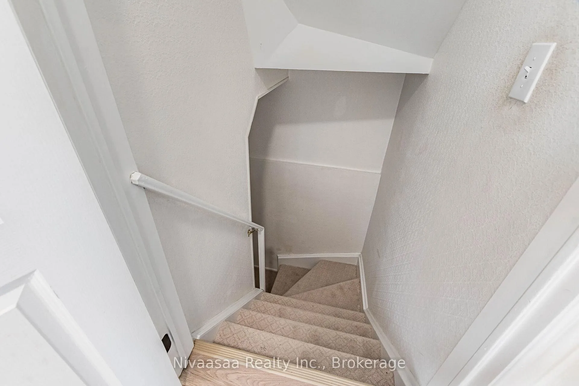 Photo 36 of 33 Pantages Court, Brampton, Northgate — HOMEH