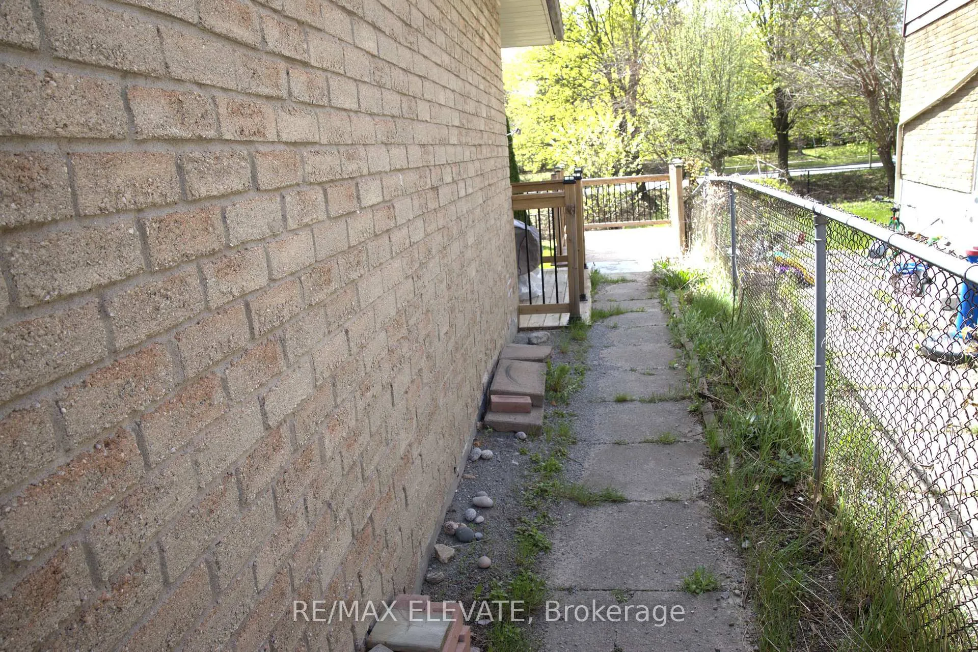 Photo 3 of Unit Lower, 11 Nabob Crescent, Scarborough, Malvern — HOMEH