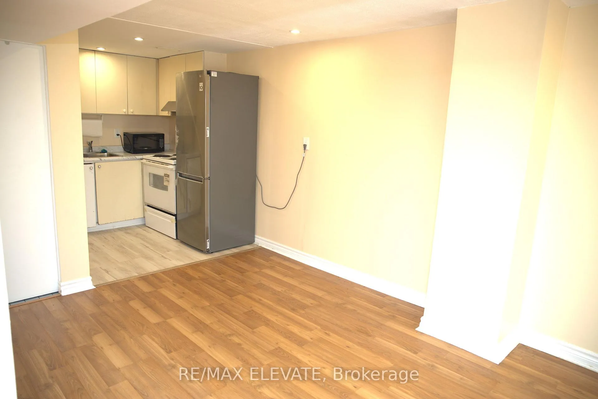 Photo 6 of Unit Lower, 11 Nabob Crescent, Scarborough, Malvern — HOMEH