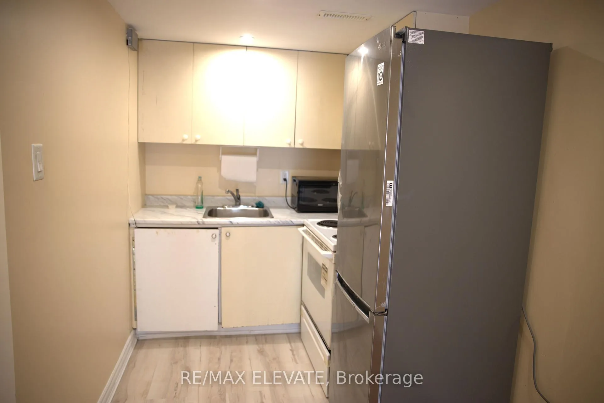 Photo 7 of Unit Lower, 11 Nabob Crescent, Scarborough, Malvern — HOMEH