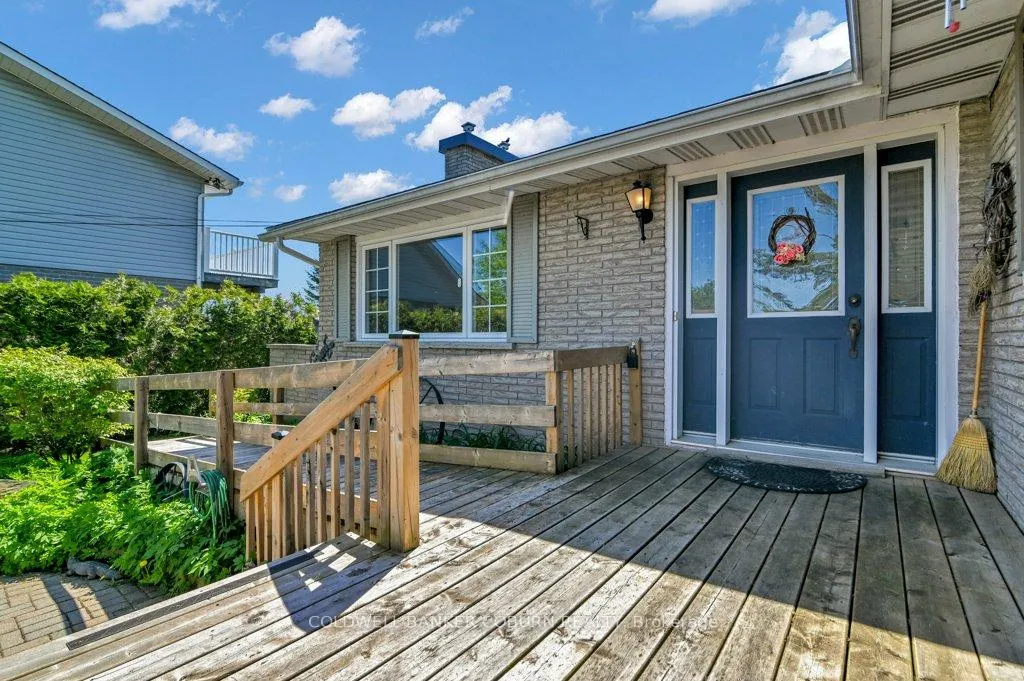 Photo 4 of 10 Manning Road, South Stormont, Long Sault — HOMEH