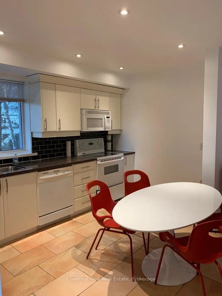 Photo 4 of Unit B, 34 Georgian Lane, Tay, Rural Tay — HOMEH