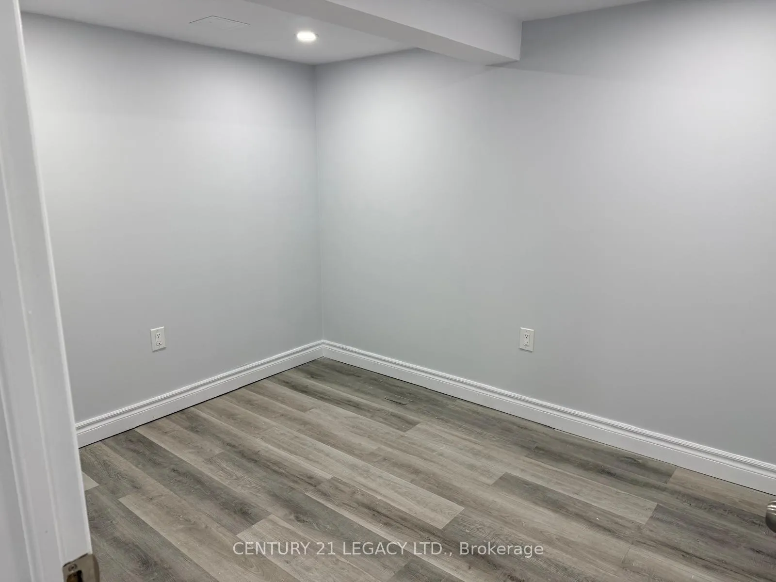 Photo 12 of Unit (Bsmt), 18 Harper Road, Brampton, Brampton East — HOMEH