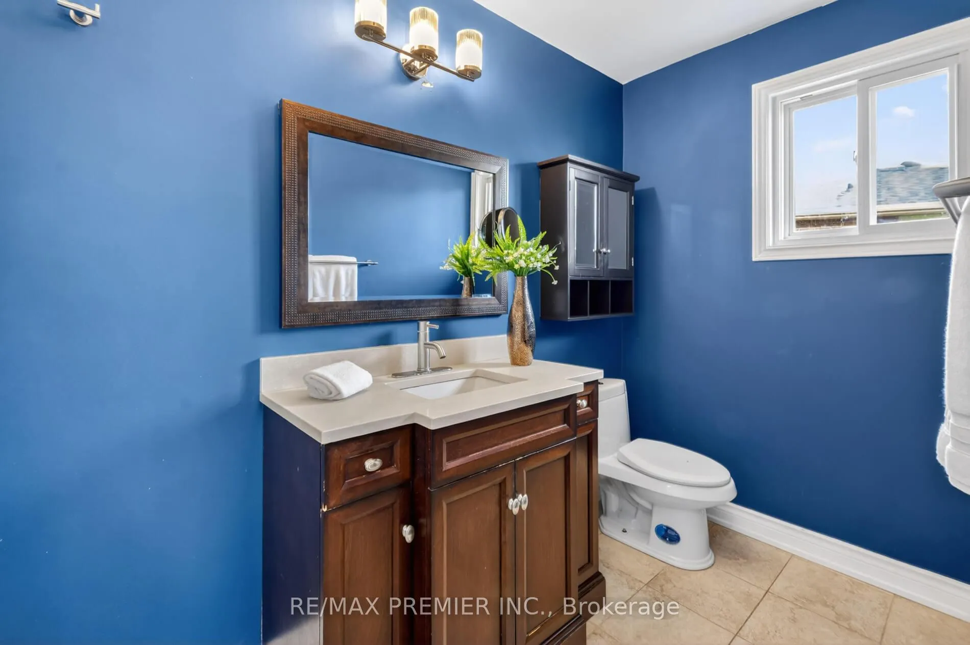 Photo 31 of 248 Forest Drive, Vaughan, West Woodbridge — HOMEH