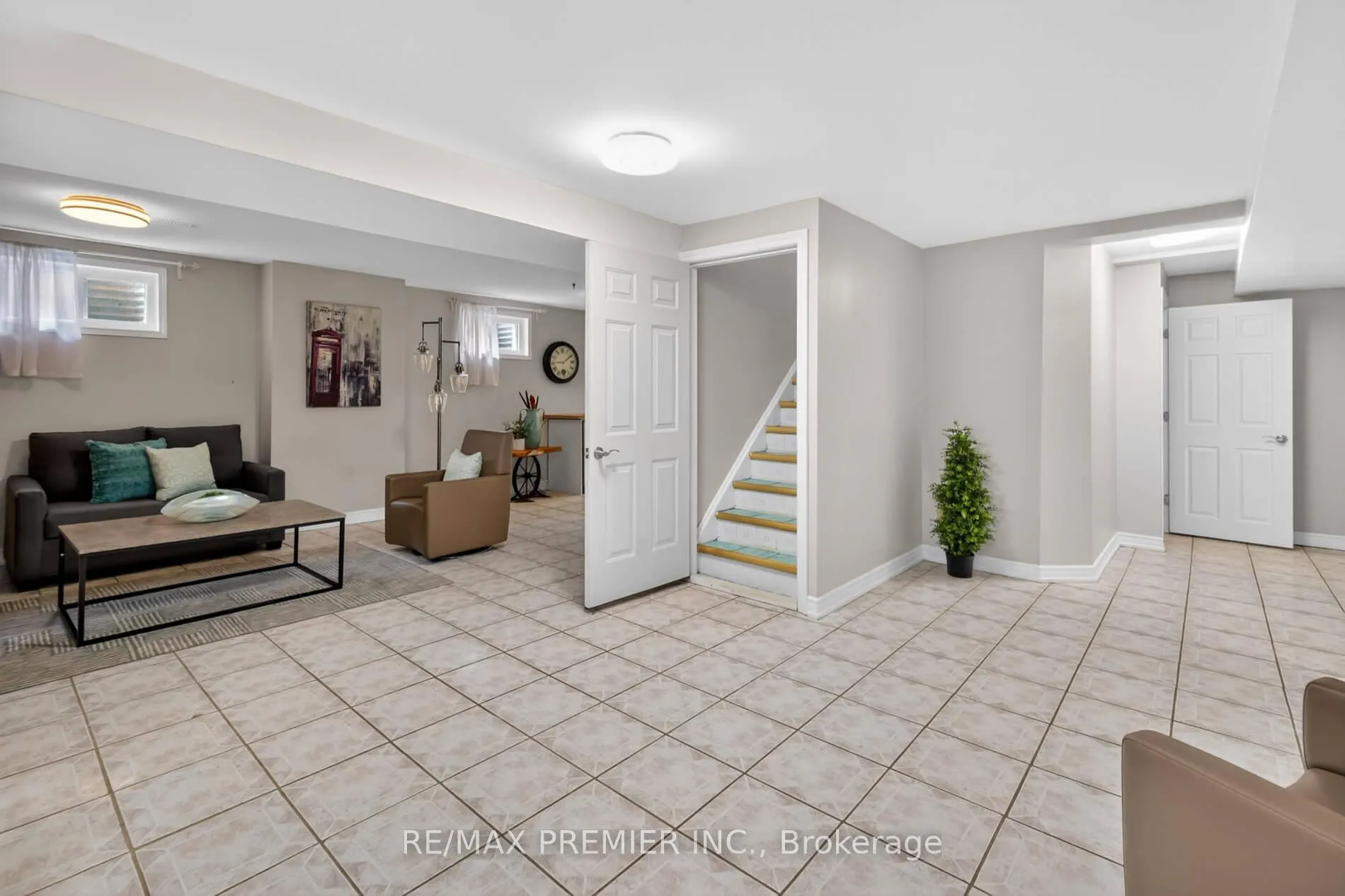 Photo 37 of 248 Forest Drive, Vaughan, West Woodbridge — HOMEH