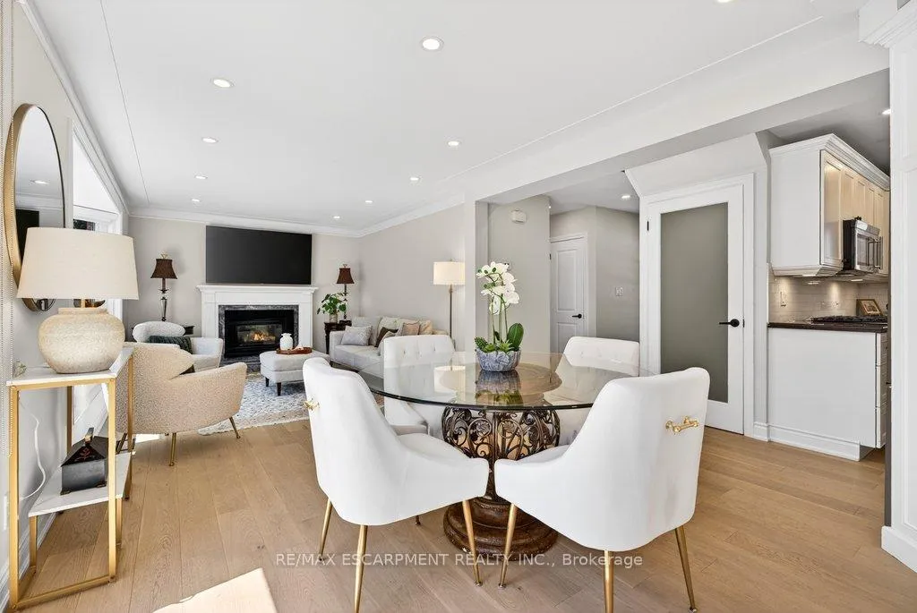 Photo 12 of 350 East Side Crescent, Burlington, Brant — HOMEH