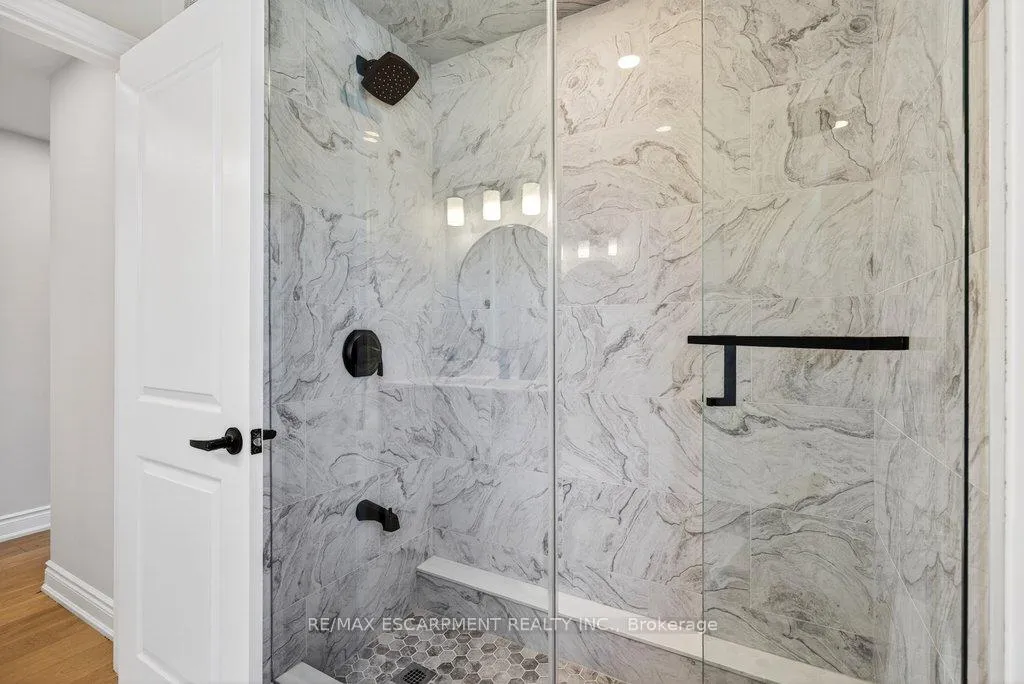 Photo 28 of 350 East Side Crescent, Burlington, Brant — HOMEH