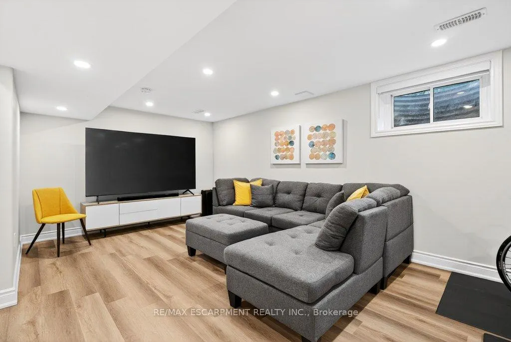 Photo 29 of 350 East Side Crescent, Burlington, Brant — HOMEH