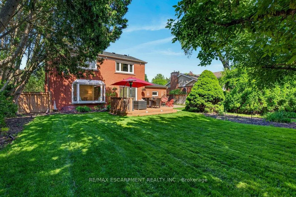 Photo 35 of 350 East Side Crescent, Burlington, Brant — HOMEH