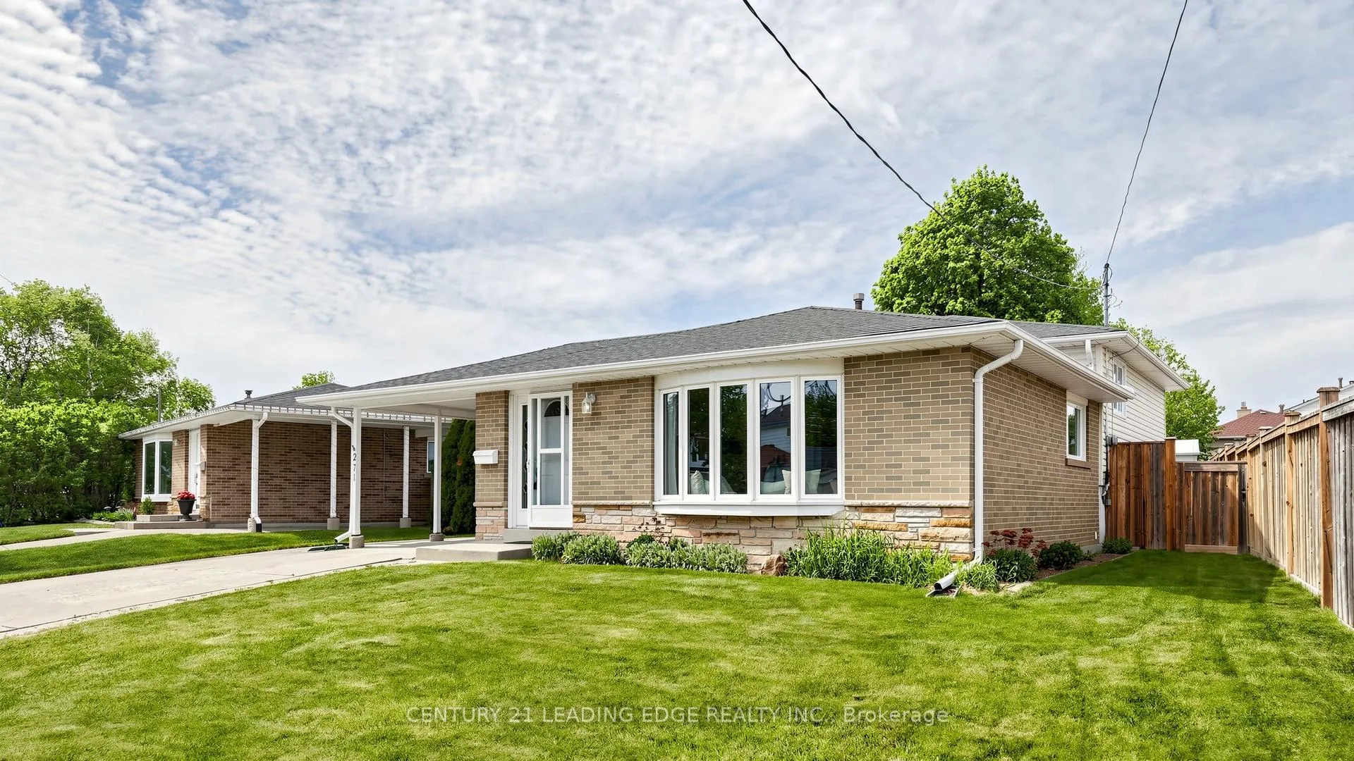 Photo 2 of 271 Delrex Boulevard, Halton Hills, Georgetown — HOMEH