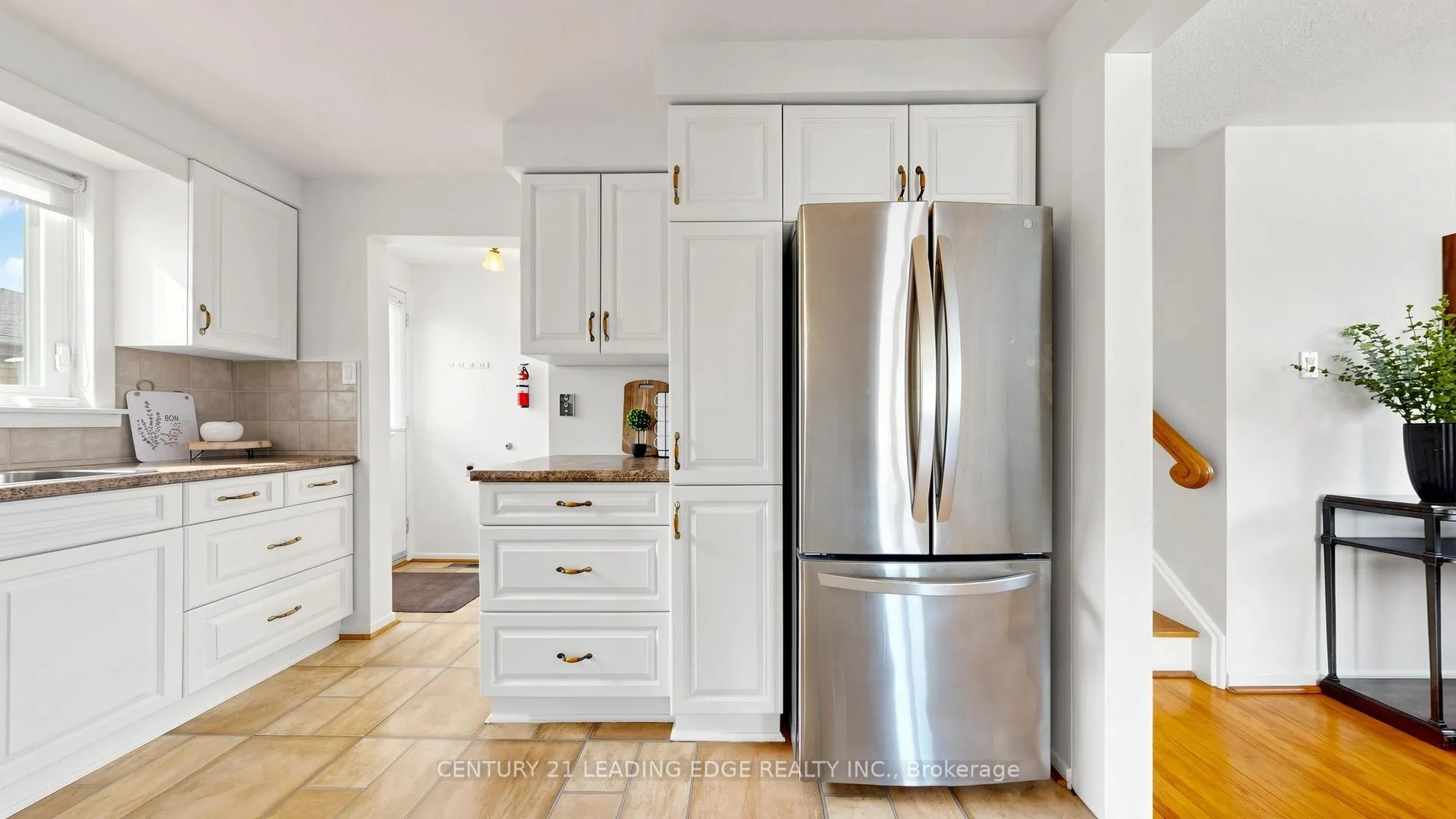 Photo 13 of 271 Delrex Boulevard, Halton Hills, Georgetown — HOMEH