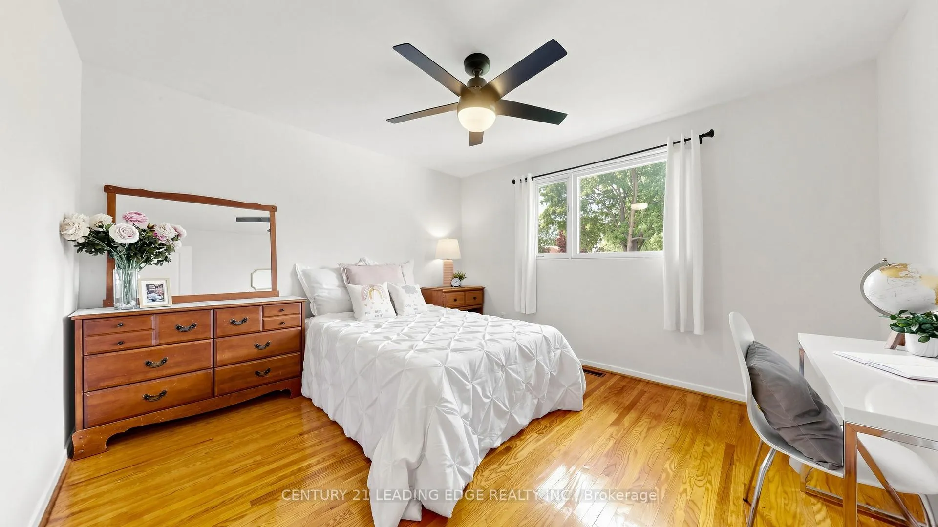 Photo 17 of 271 Delrex Boulevard, Halton Hills, Georgetown — HOMEH