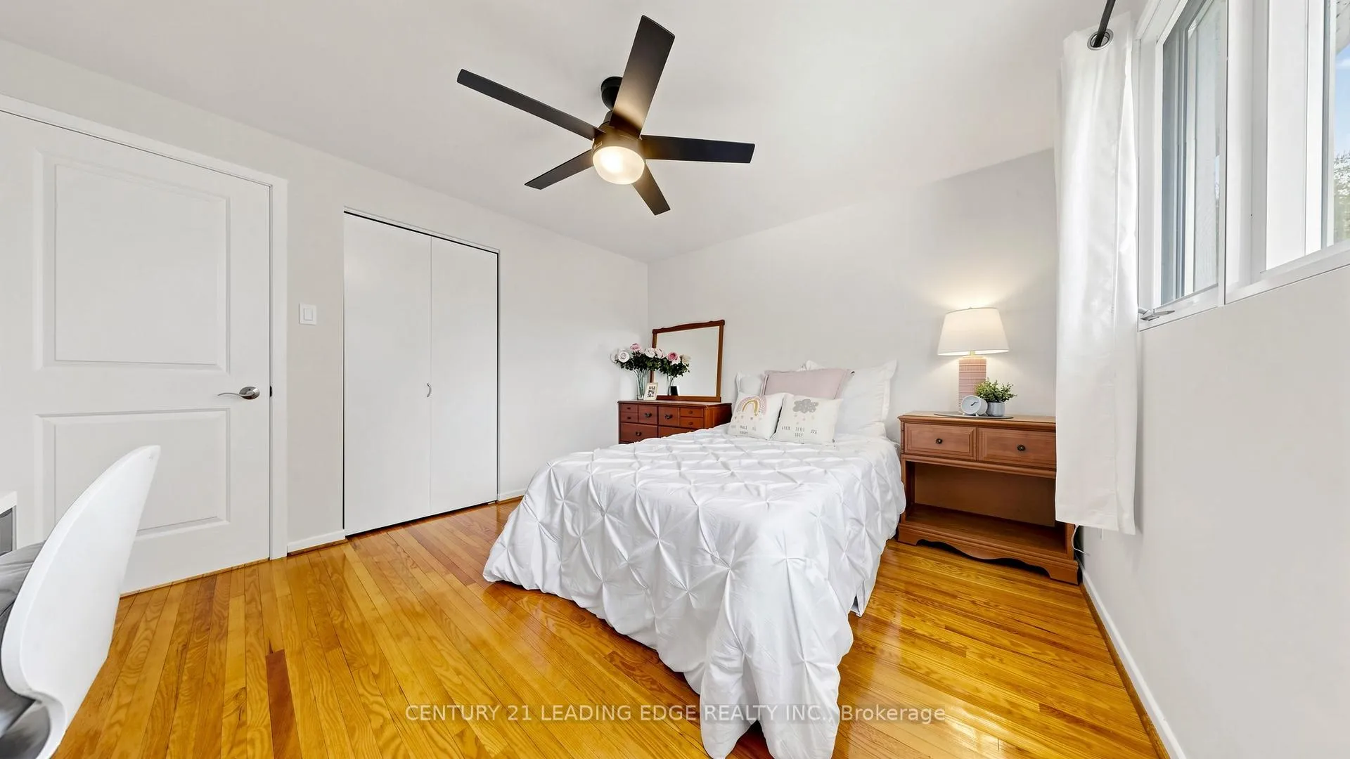 Photo 19 of 271 Delrex Boulevard, Halton Hills, Georgetown — HOMEH