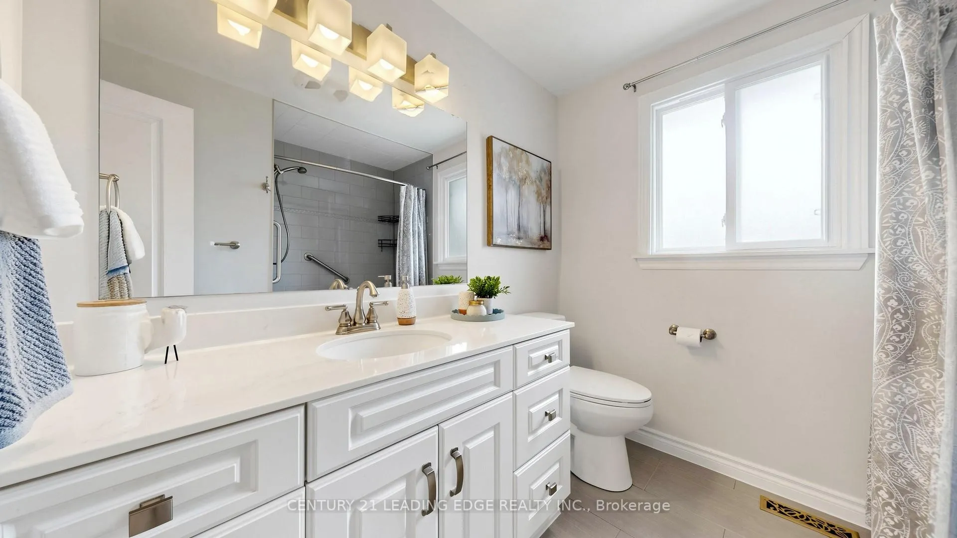 Photo 27 of 271 Delrex Boulevard, Halton Hills, Georgetown — HOMEH