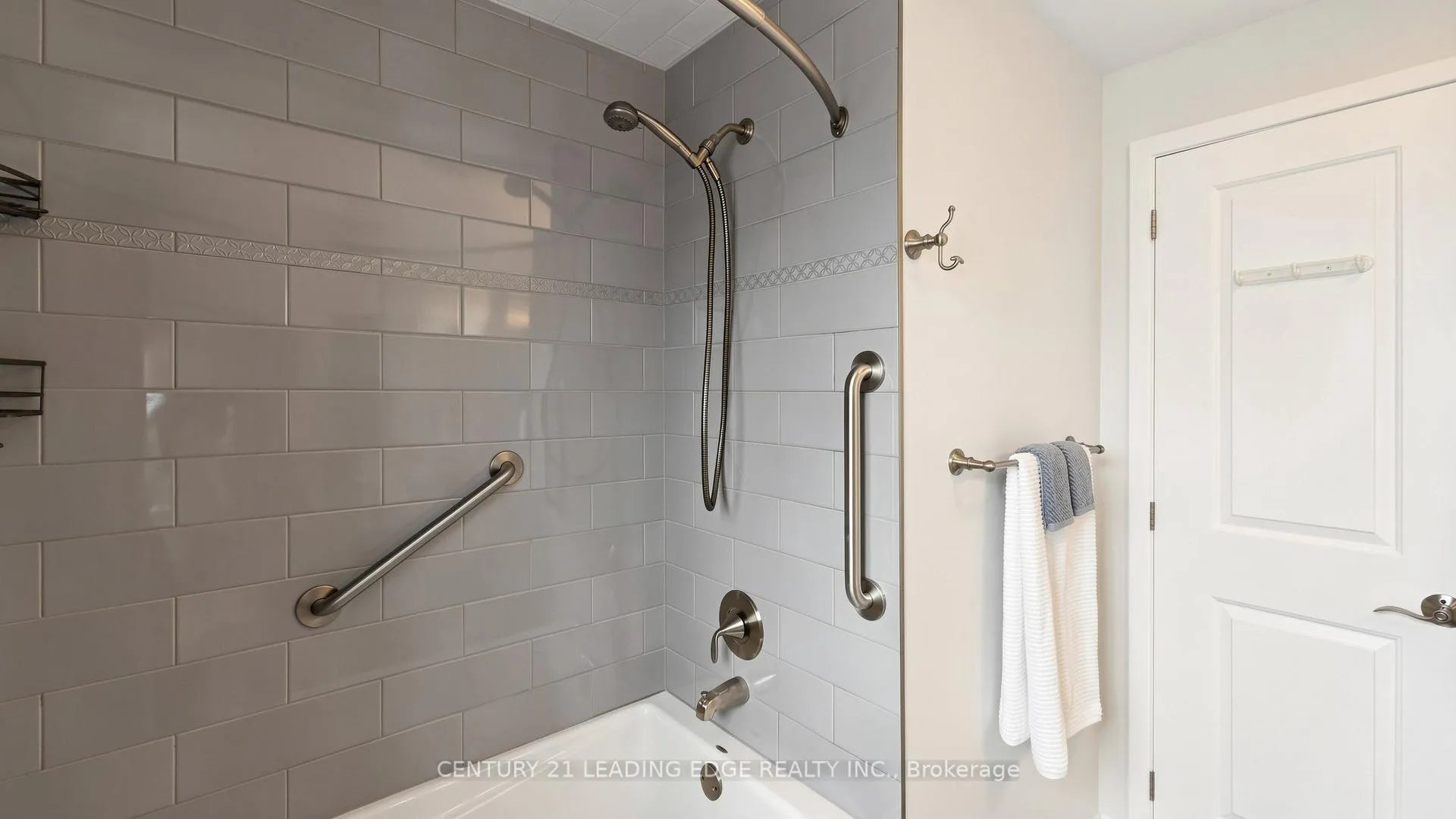 Photo 28 of 271 Delrex Boulevard, Halton Hills, Georgetown — HOMEH