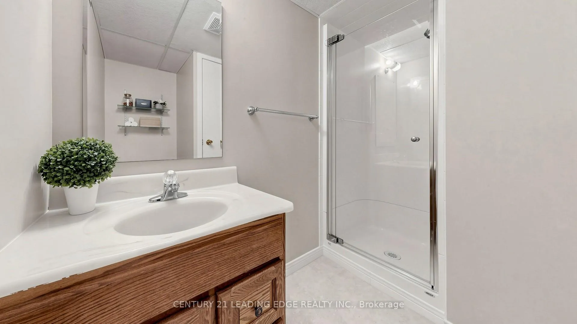 Photo 38 of 271 Delrex Boulevard, Halton Hills, Georgetown — HOMEH