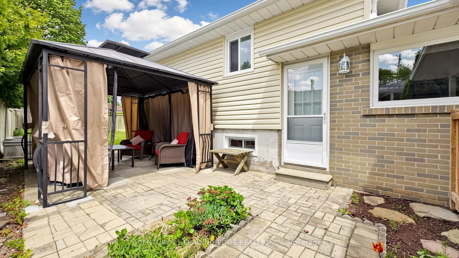 Photo 42 of 271 Delrex Boulevard, Halton Hills, Georgetown — HOMEH