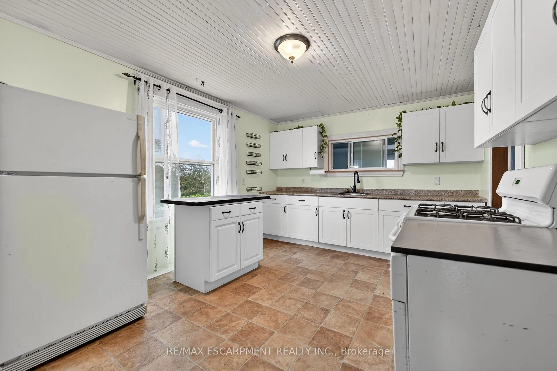 Photo 16 of 1054 Townline Road E, Haldimand — HOMEH