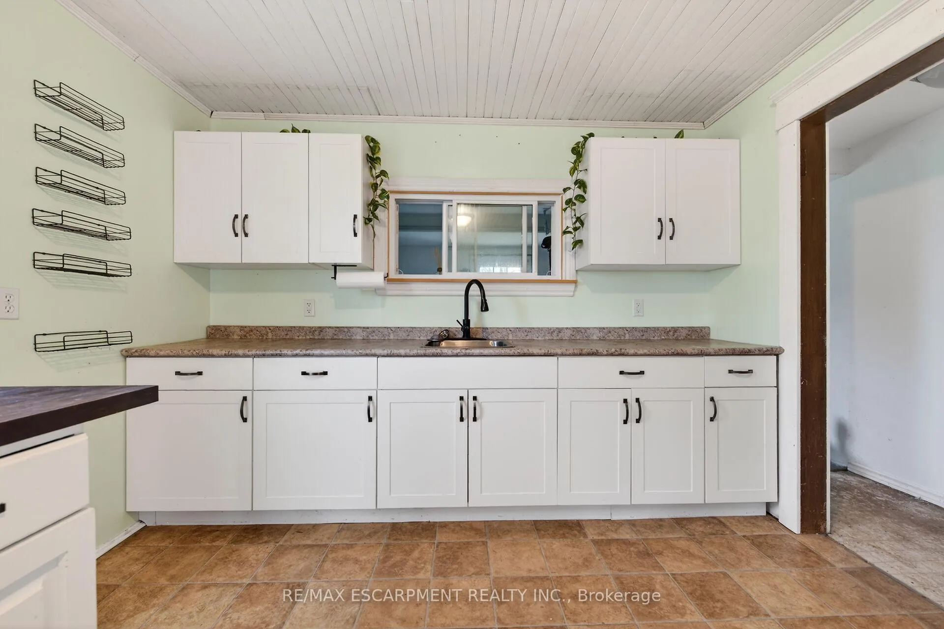 Photo 18 of 1054 Townline Road E, Haldimand — HOMEH