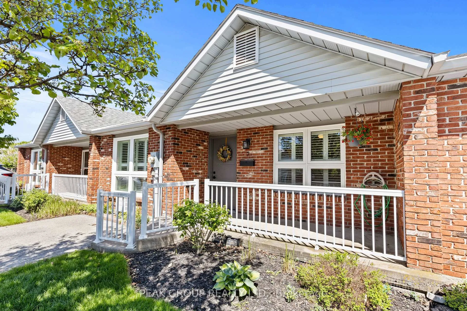 Photo 2 of Unit 7, 226 Vansickle Road, St. Catharines, Rykert/Vansickle — HOMEH