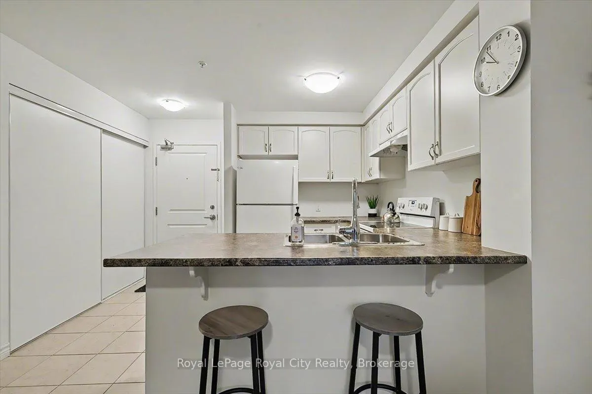 Photo 8 of Unit 120, 1284 Gordon Street, Guelph, Kortright East — HOMEH