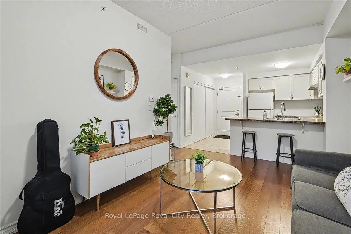 Photo 13 of Unit 120, 1284 Gordon Street, Guelph, Kortright East — HOMEH