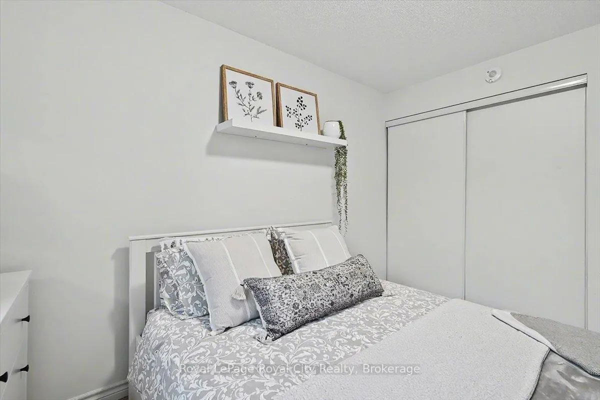 Photo 15 of Unit 120, 1284 Gordon Street, Guelph, Kortright East — HOMEH