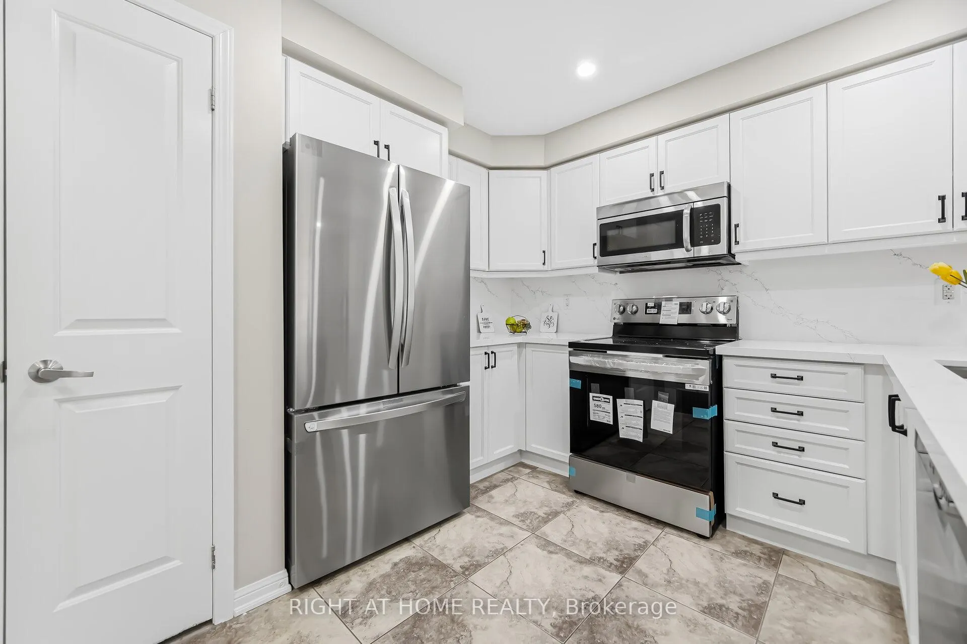 Photo 10 of 10 Vanhorne Close, Brampton, Northwest Brampton — HOMEH