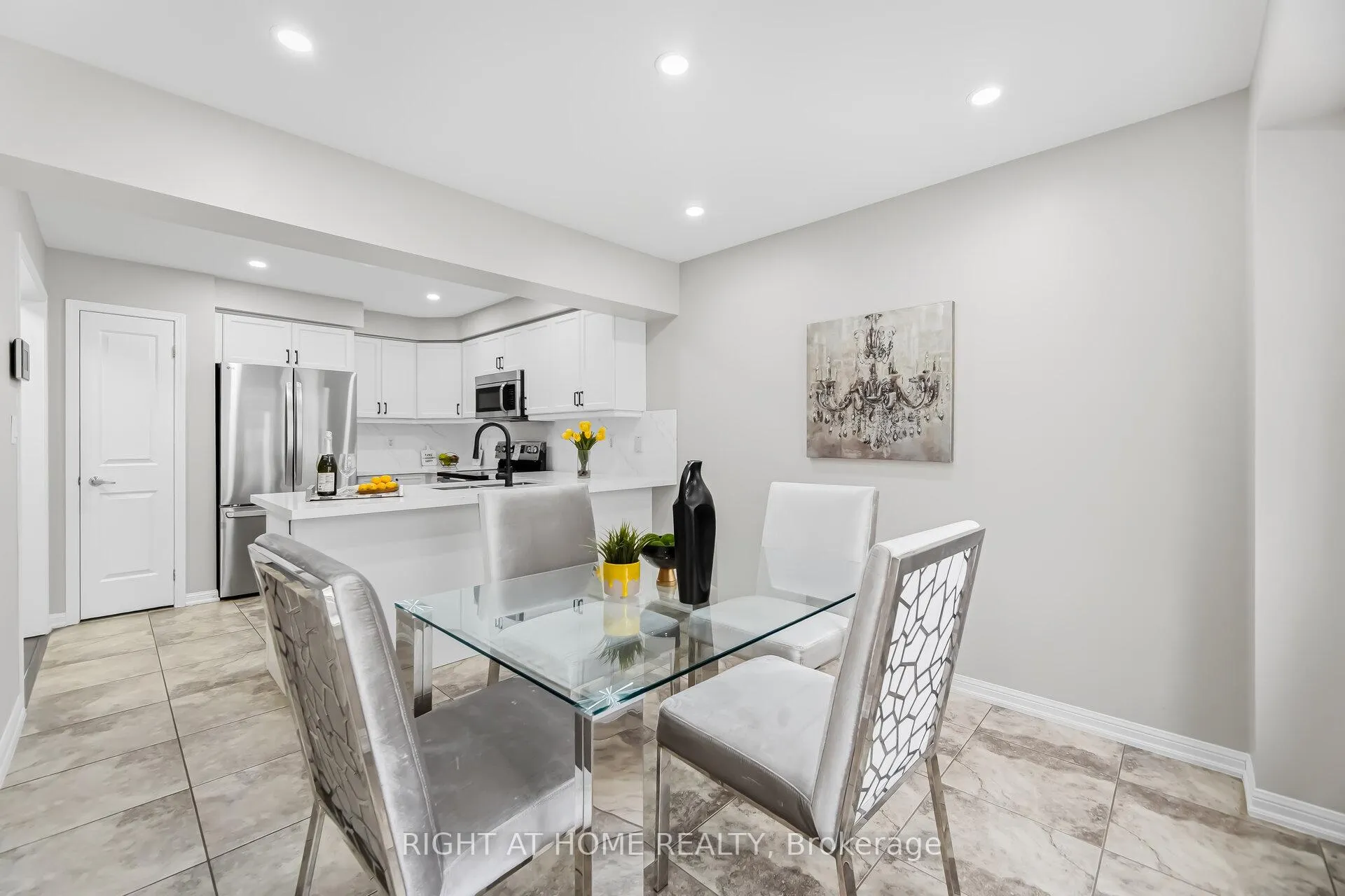 Photo 14 of 10 Vanhorne Close, Brampton, Northwest Brampton — HOMEH