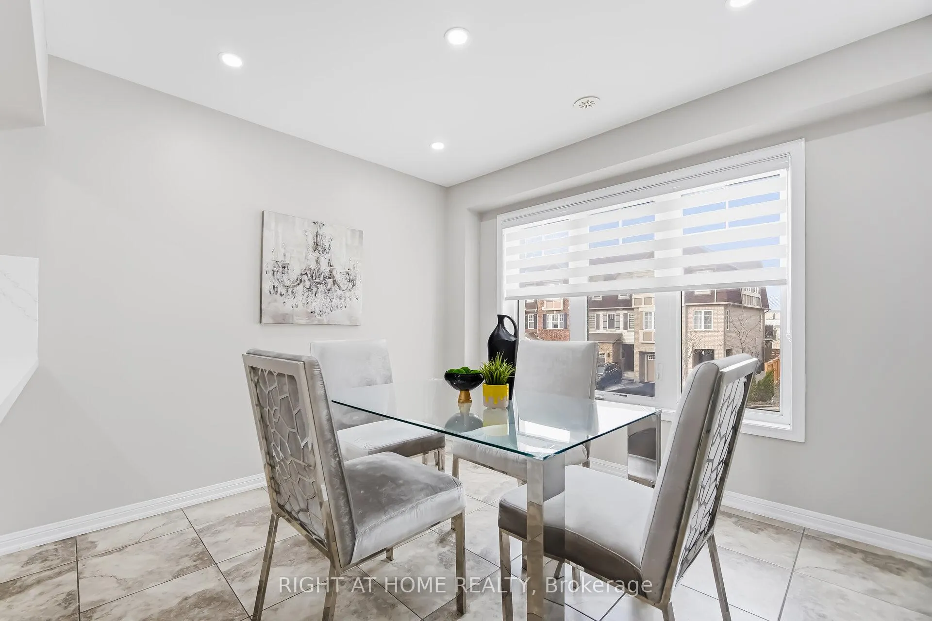 Photo 16 of 10 Vanhorne Close, Brampton, Northwest Brampton — HOMEH