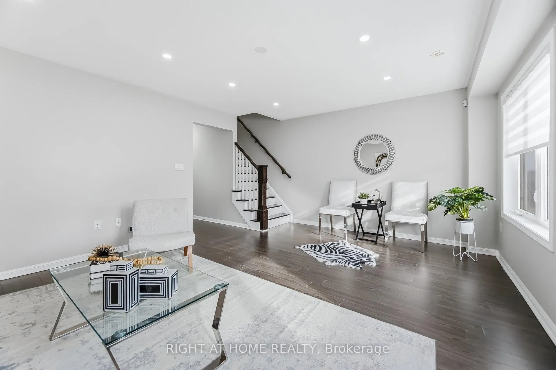 Photo 20 of 10 Vanhorne Close, Brampton, Northwest Brampton — HOMEH