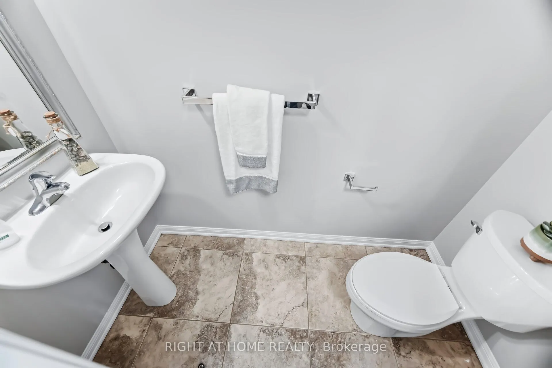 Photo 34 of 10 Vanhorne Close, Brampton, Northwest Brampton — HOMEH