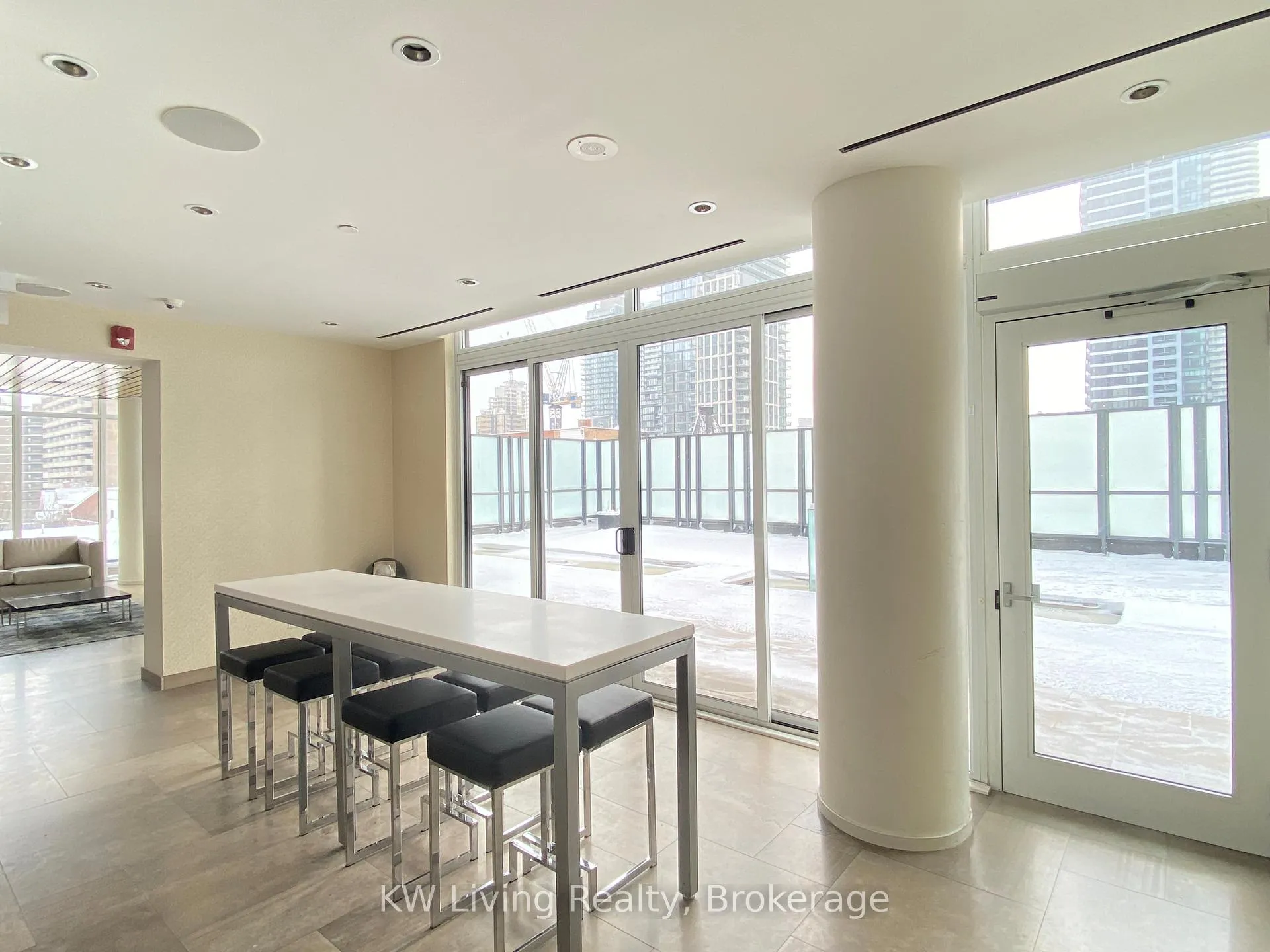 Photo 2 of Unit 306, 75 St Nicholas Street, Toronto, Bay Street Corridor — HOMEH