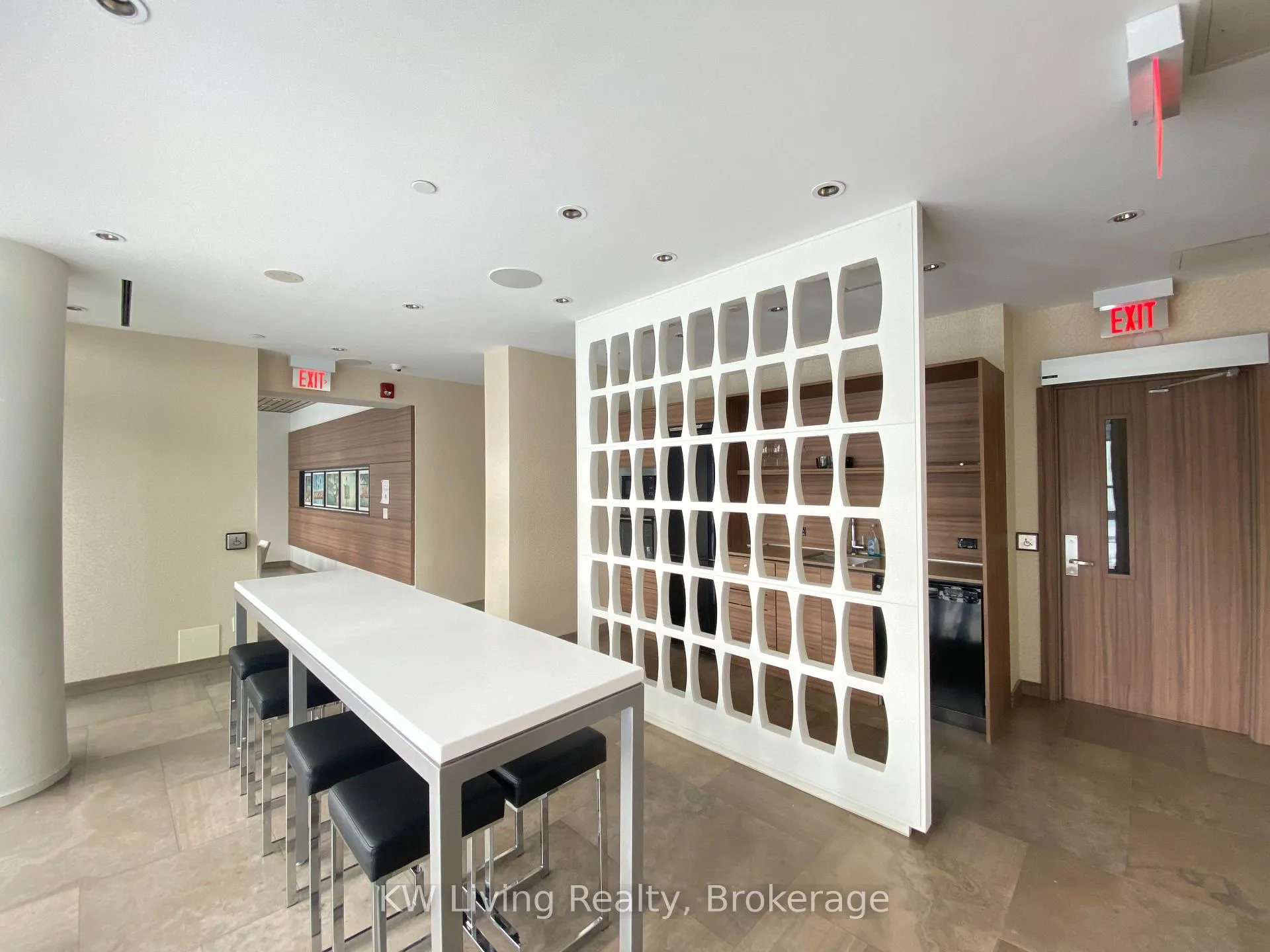 Photo 5 of Unit 306, 75 St Nicholas Street, Toronto, Bay Street Corridor — HOMEH