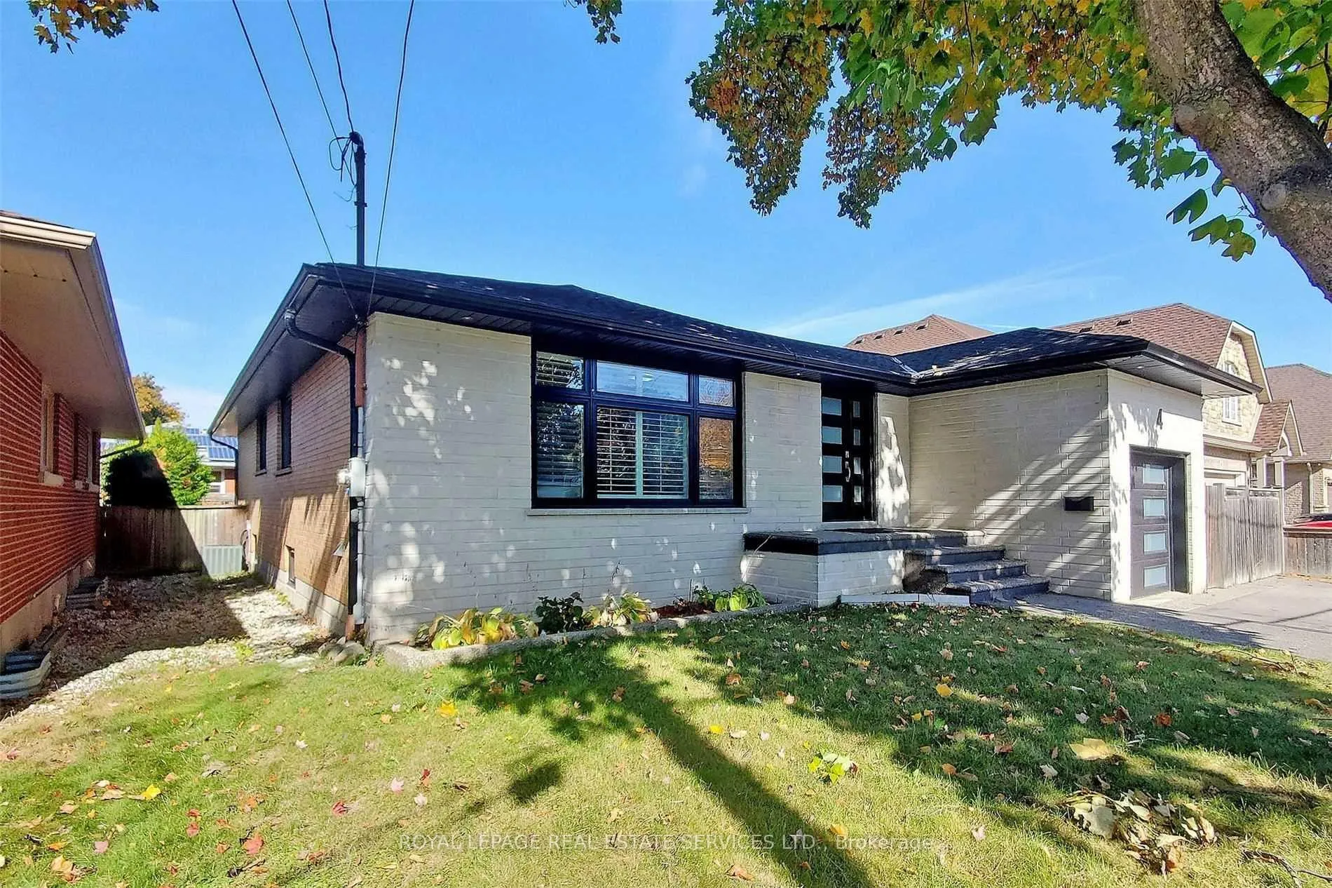 Photo 3 of 4 Mcmaster Avenue, Hamilton, Dundas — HOMEH