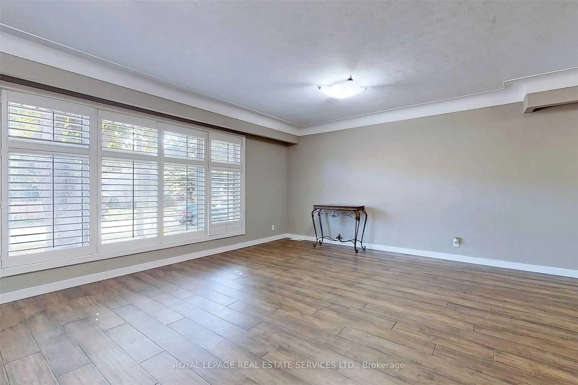 Photo 10 of 4 Mcmaster Avenue, Hamilton, Dundas — HOMEH