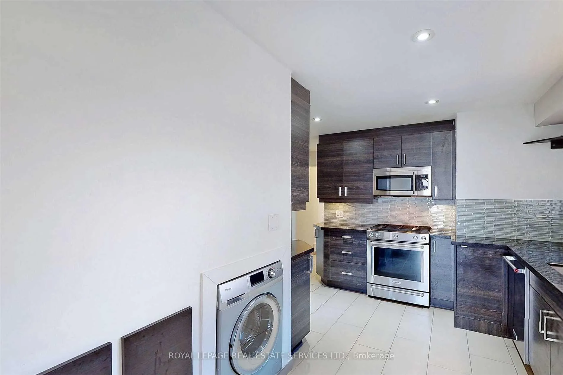 Photo 11 of 4 Mcmaster Avenue, Hamilton, Dundas — HOMEH