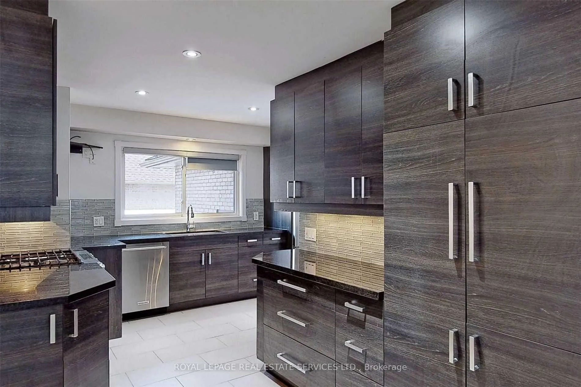 Photo 16 of 4 Mcmaster Avenue, Hamilton, Dundas — HOMEH