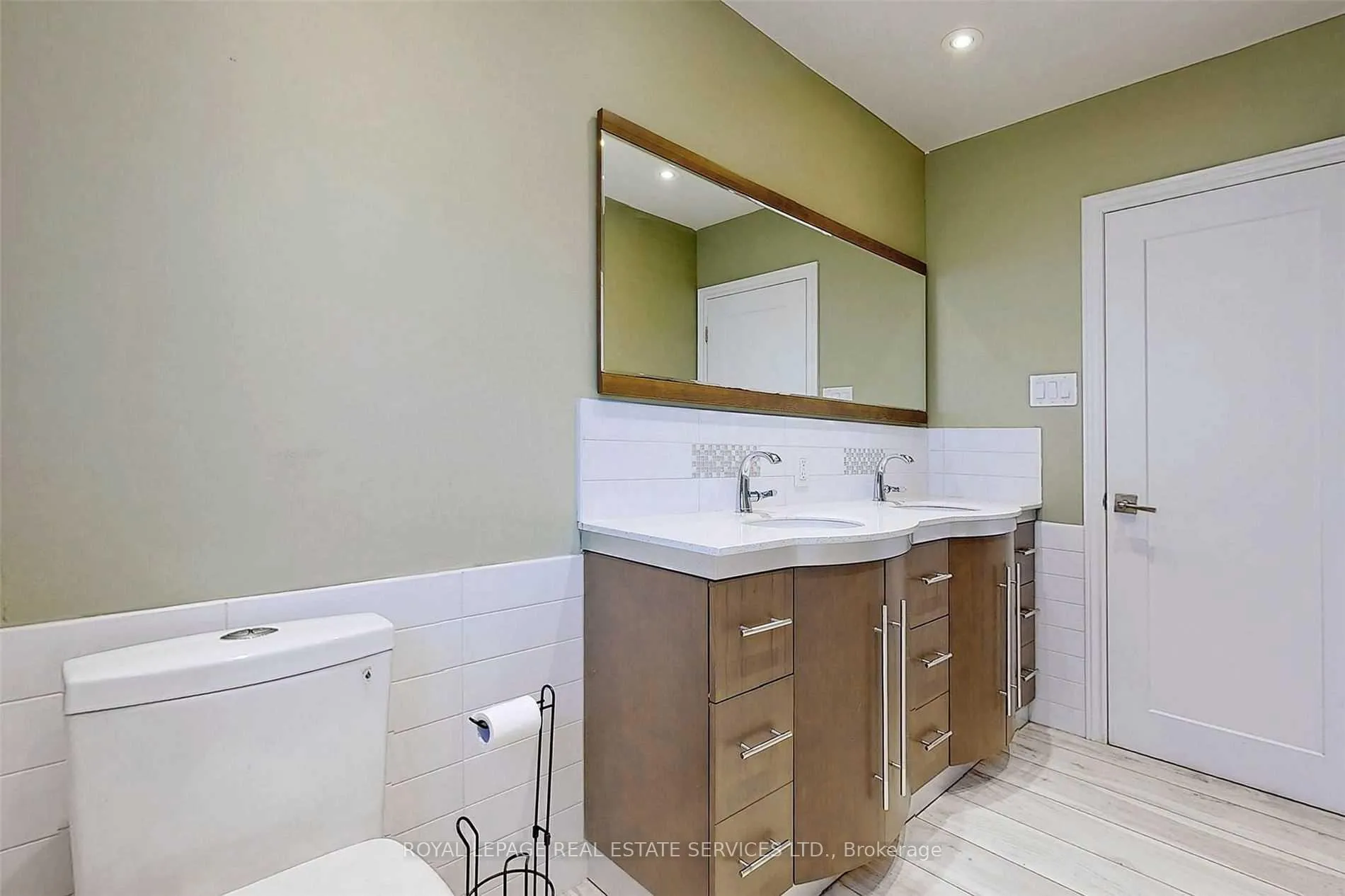 Photo 31 of 4 Mcmaster Avenue, Hamilton, Dundas — HOMEH
