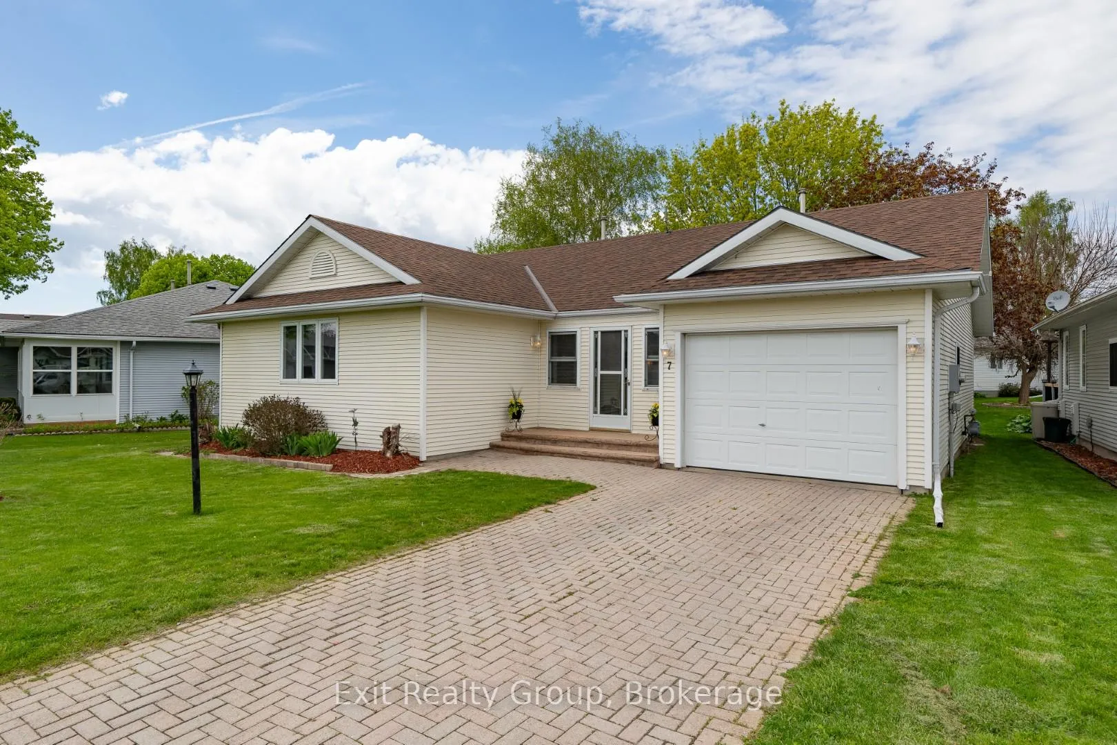 Photo 2 of 7 Cretney Drive, Prince Edward County, Wellington Ward — HOMEH