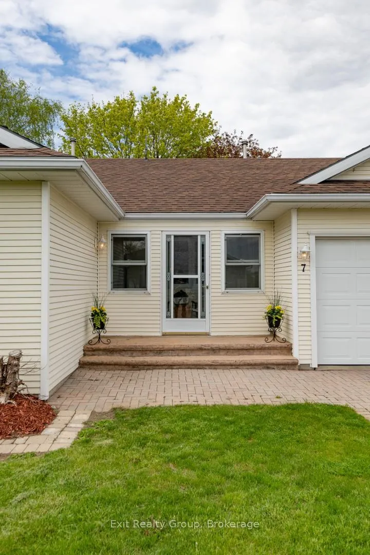 Photo 4 of 7 Cretney Drive, Prince Edward County, Wellington Ward — HOMEH