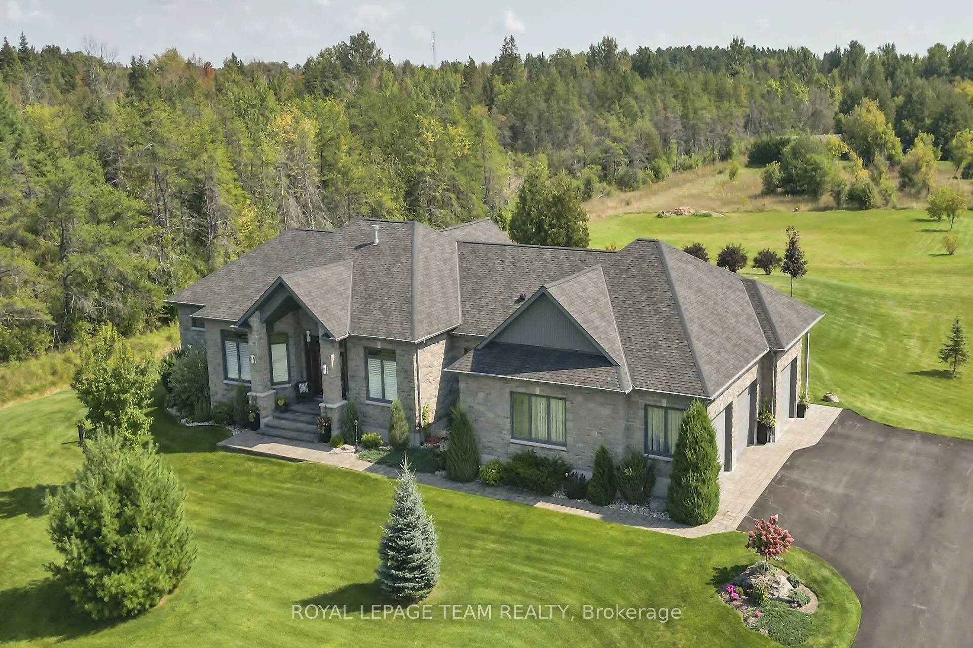 Photo 2 of 217 Shamus Way, Ottawa, Huntley Ward (South West) — HOMEH