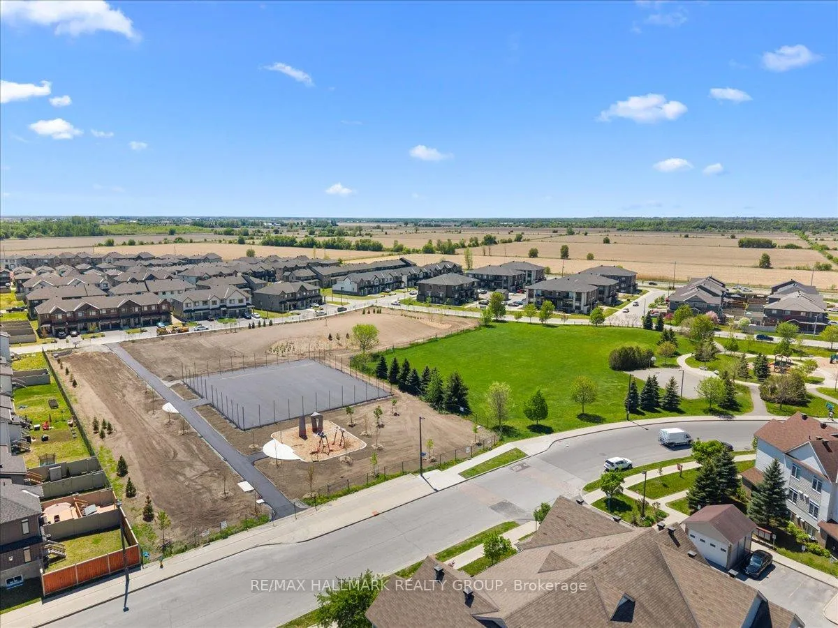 Photo 6 of Unit I, 102 Artesa Private, Ottawa, Kanata - Emerald Meadows/Trailwest — HOMEH