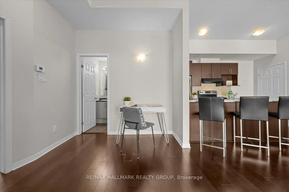 Photo 12 of Unit I, 102 Artesa Private, Ottawa, Kanata - Emerald Meadows/Trailwest — HOMEH