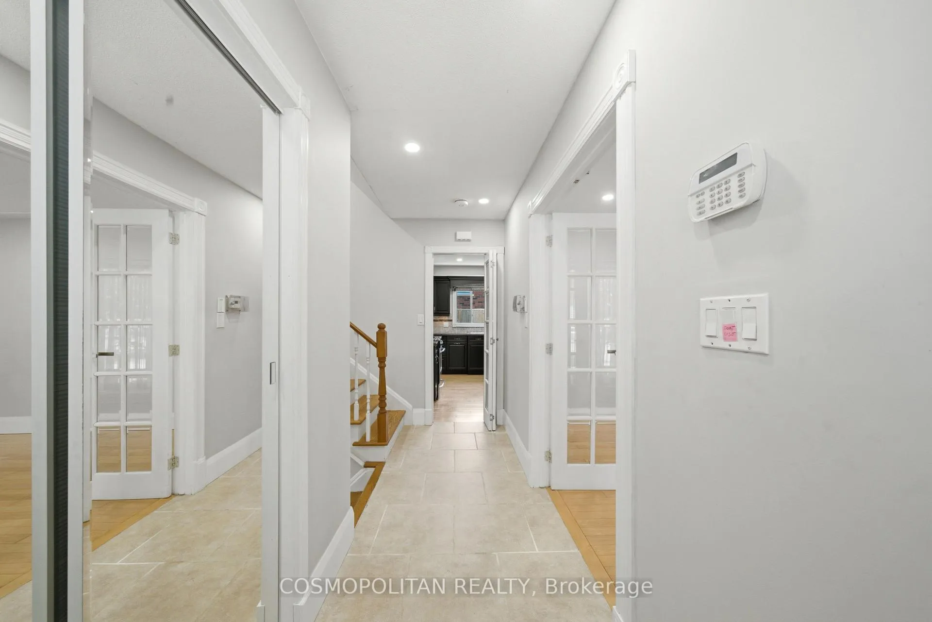 Photo 2 of 82 Stoney Brook Drive, Hamilton, Stoney Creek — HOMEH