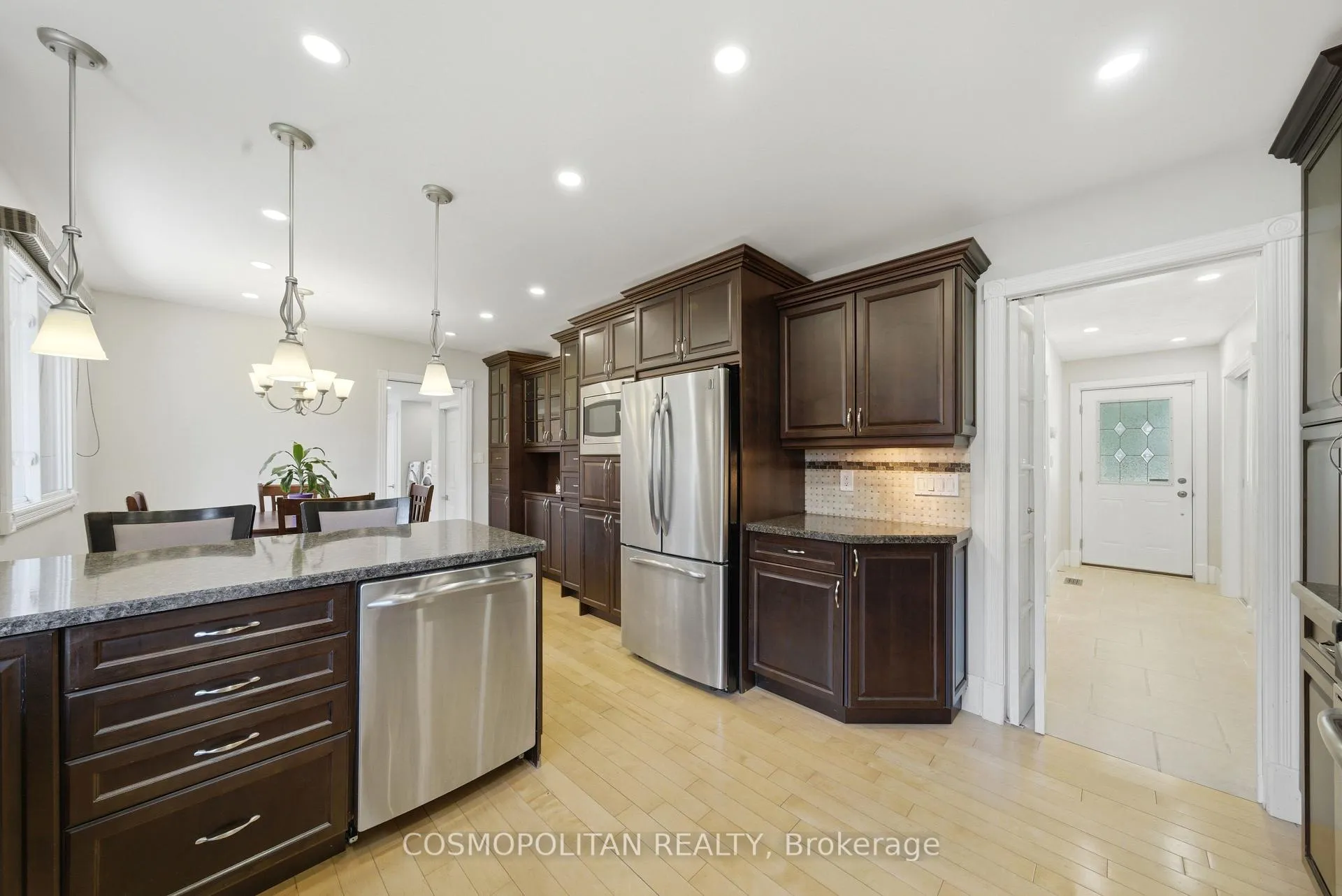 Photo 8 of 82 Stoney Brook Drive, Hamilton, Stoney Creek — HOMEH