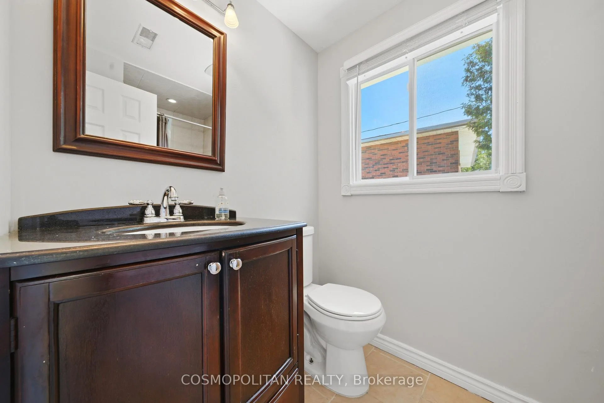 Photo 13 of 82 Stoney Brook Drive, Hamilton, Stoney Creek — HOMEH