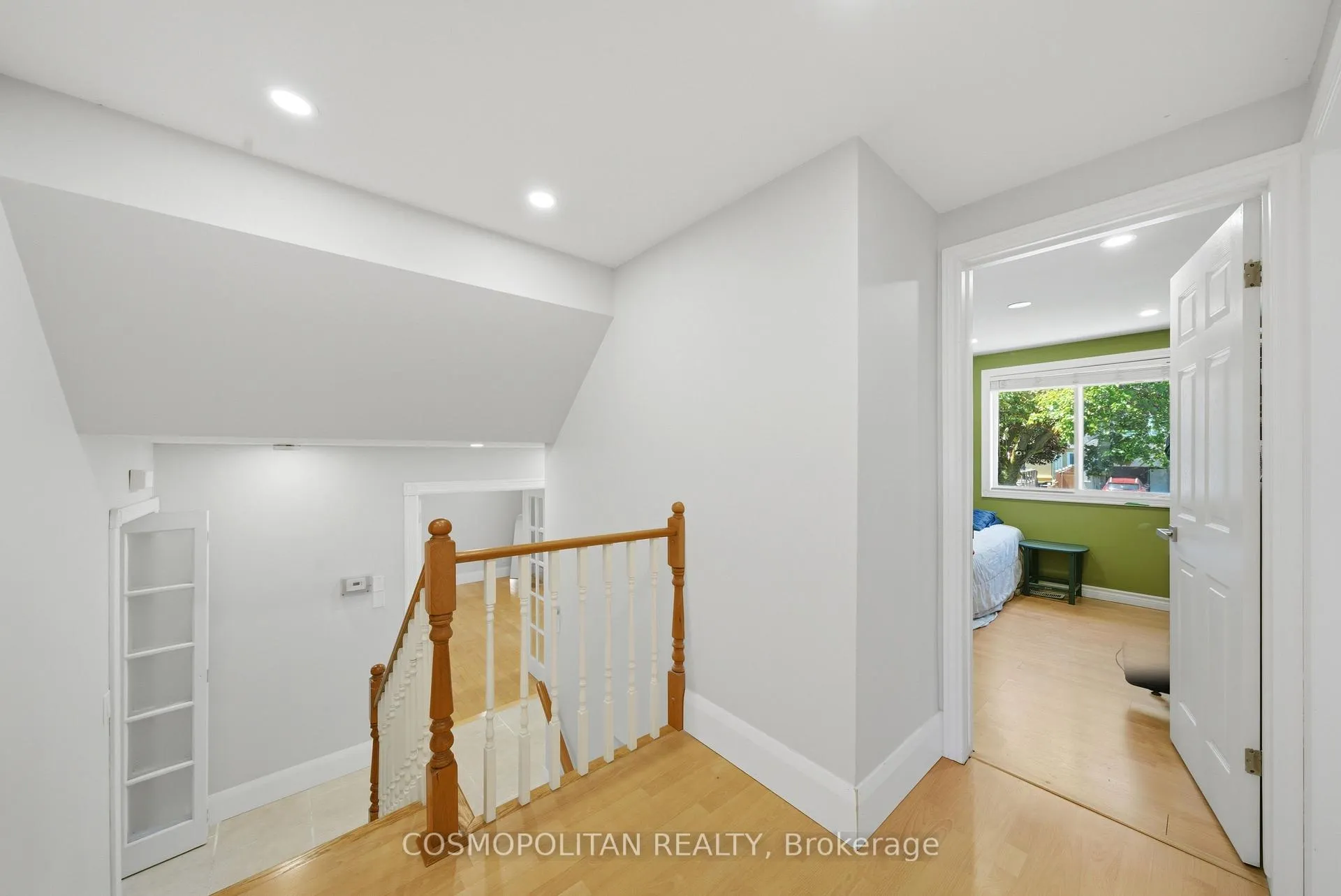 Photo 14 of 82 Stoney Brook Drive, Hamilton, Stoney Creek — HOMEH